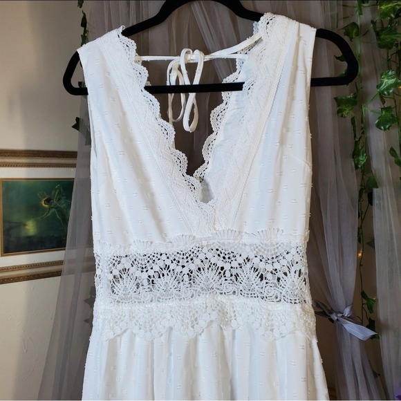 Commense White Lace Maxi Dress - Picture 7 of 9